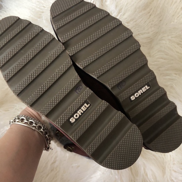 New Sorel Sneakchic Alpine Holiday Boots - Picture 10 of 13
